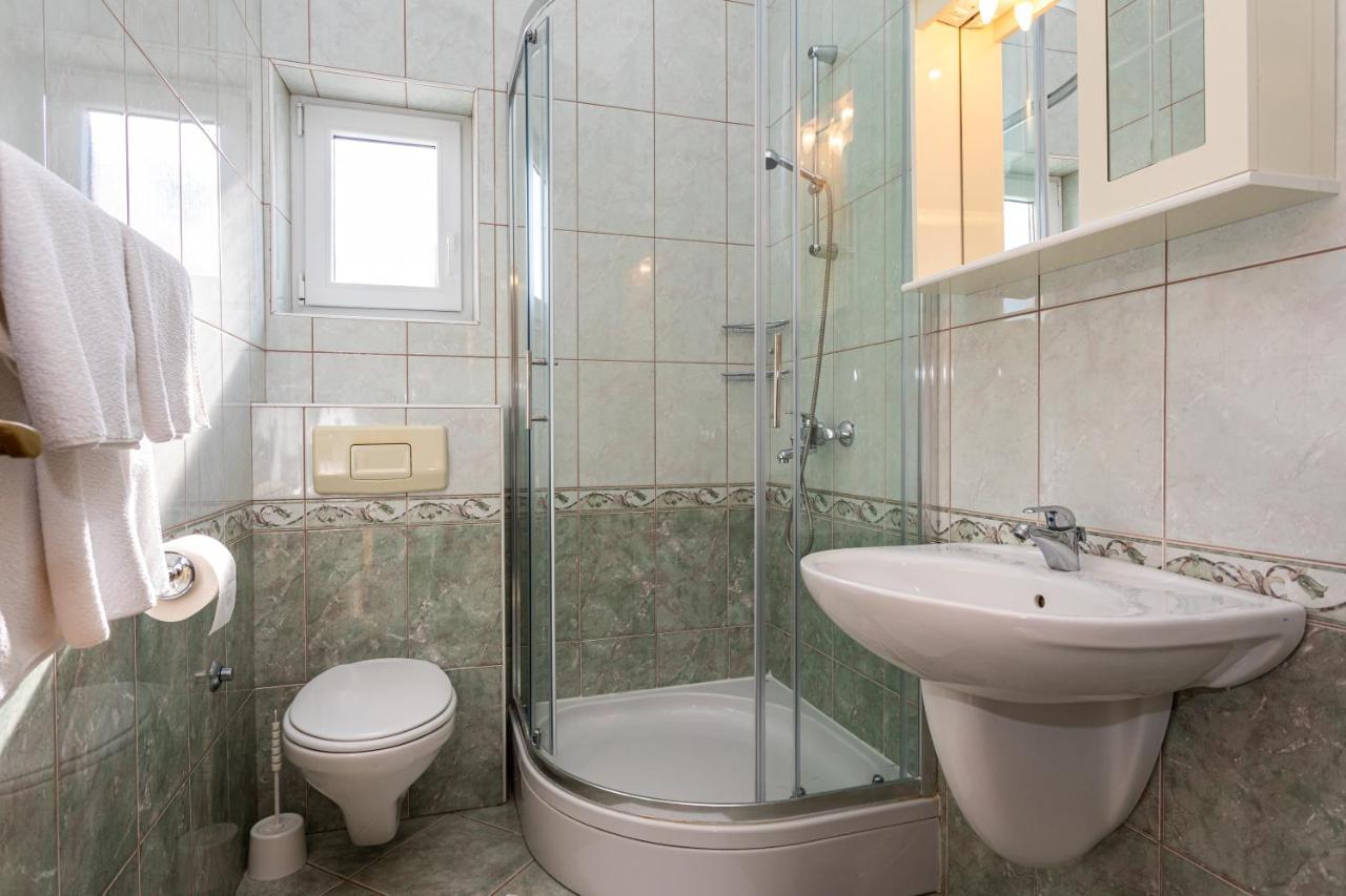 Apartment Crnekovic Ii Popa Dorcica Baska (Krk)