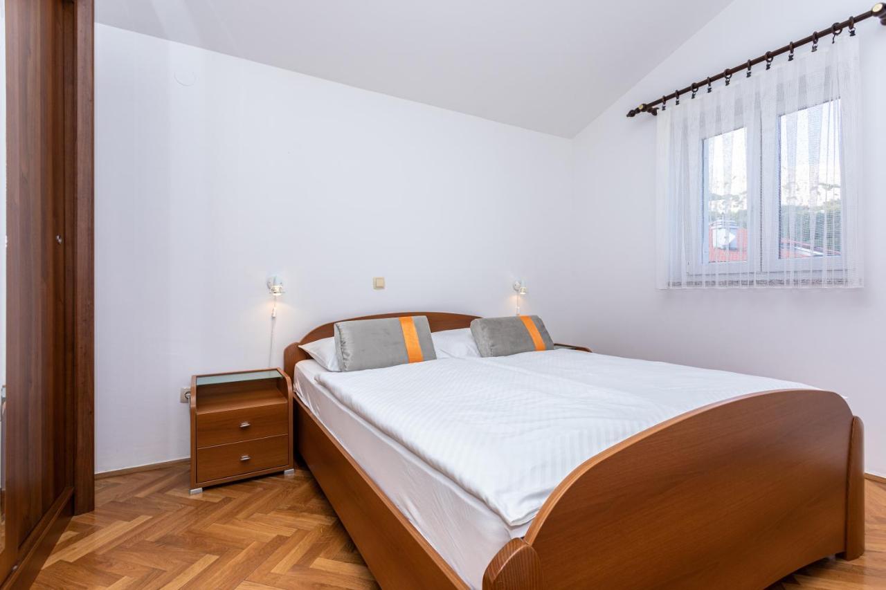 Crnekovic Ii Popa Dorcica Apartment