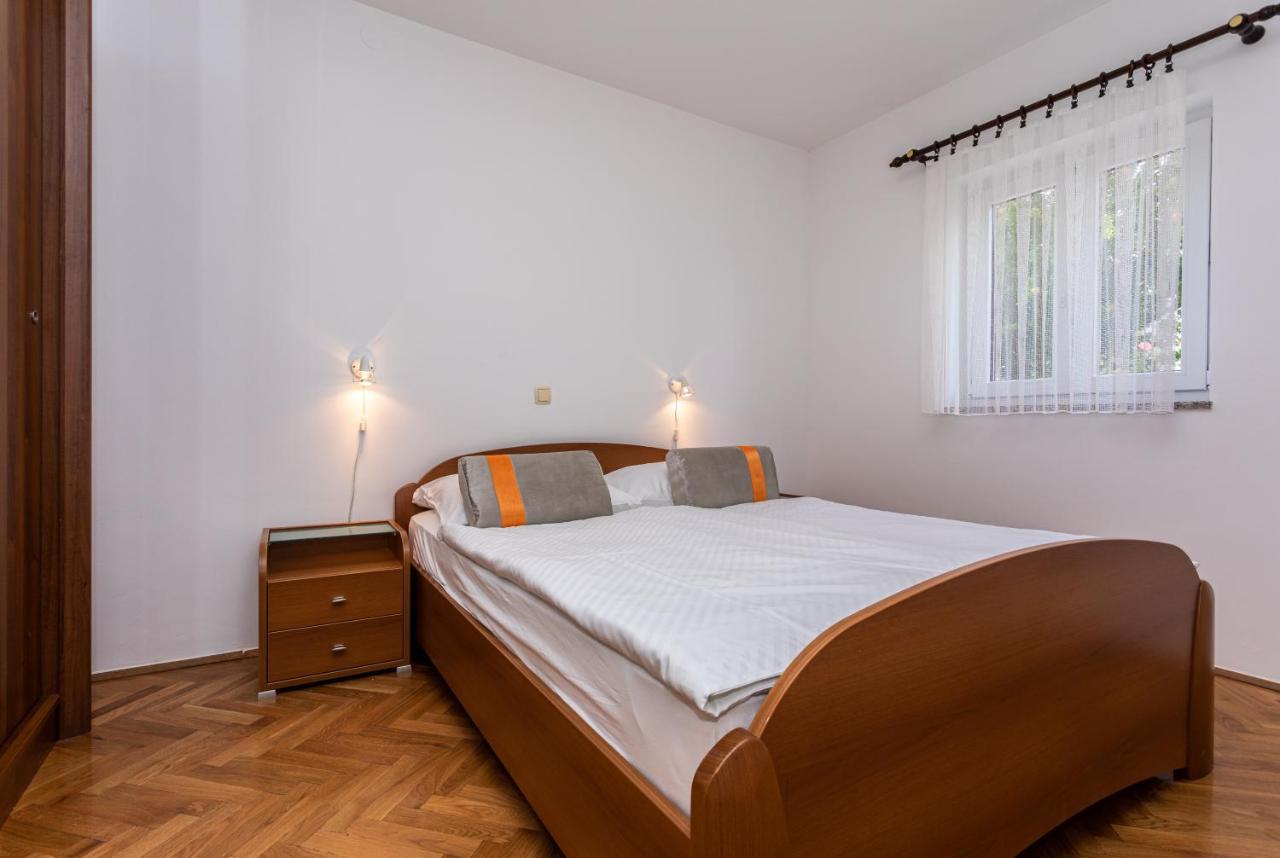 Apartment Crnekovic Ii Popa Dorcica Baska (Krk)